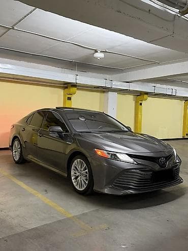 Toyota Camry: 2018 г., 2.5 л, Вариатор, Гибрид, Седан