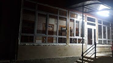 айнек эшик: Буюртмага Кире бериш эшиктери, Пластик, Акысыз өлчөө, Акысыз орнотуу, Акысыз жеткирүү — 12