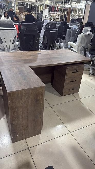 стол угалок: Офисный стол, Нерегулируемый, цвет - Коричневый, Угловой, ЛДСП — 2