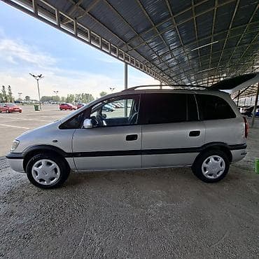 Opel Zafira: 2000 г., 1.8 л, Механика, Бензин, Минивэн — 5