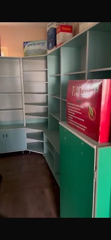 ресепшн столы: Торговое оборудование для аптеки/магазина - Витрина со стеклянными — 6