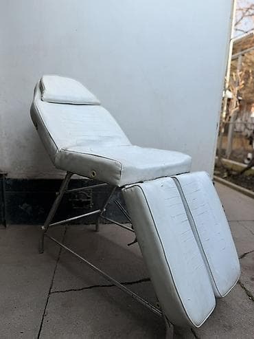 Маникюрные столы: Складное косметологическое/массажное кресло-кушетка. Особенности: - — 4
