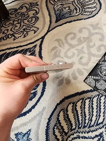 пад 6: Смартфон с дизайном в стиле Samsung Galaxy S24 Ultra (плоские грани — 2