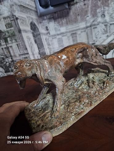 металлические уголки: Статуэтка чугунная сеттер, в обмеднении 10000с.тоголок молдо — 7