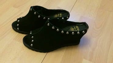Шлепанцы замша . 
Новые 1000