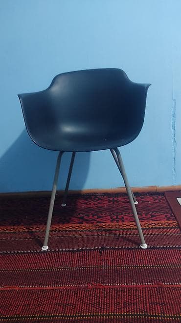 office table: Стул с подлокотниками, современный дизайн. - Сиденье-раковина из — 1