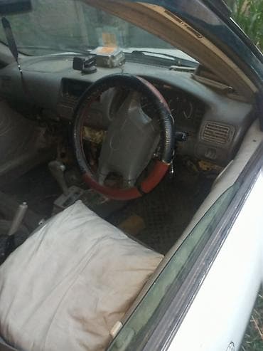 палировка авто: Toyota Corolla: 2000 г., Автомат, Седан — 3