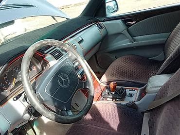 Транспорт: Mercedes-Benz E-Class: 1996 г., 3.2 л, Механика, Газ, Седан — 1