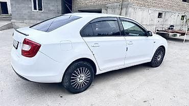 Skoda Rapid: 2016 г., 1.6 л, Автомат, Бензин, Седан — 3