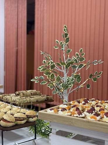 выставка: Выездные банкеты | Организатор-администратор, Оформители | Фуршетный стол — 9