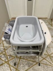 пеленальный столик с ванночкой: Бөбөктөр үчүн кийим алмаштыруучу үстөл, Колдонулган, Темир — 2