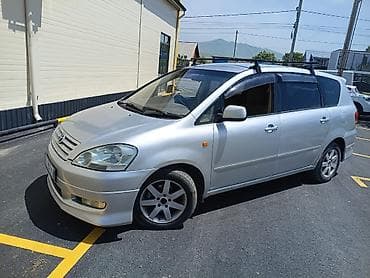 Toyota Ipsum: 2003 г., 2.4 л, Автомат, Бензин, Минивэн