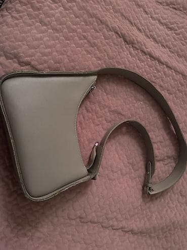 Минималистичная женская сумка через плечо - Цвет: светло-серый/тауп at lalafo.kg Минималистичная женская сумка через плечо - Цвет: светло-серый/тауп