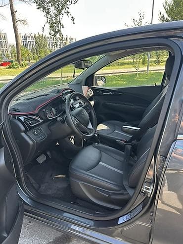 Chevrolet Spark: 2021 г., 1 л, Автомат, Бензин, Хэтчбэк — 5