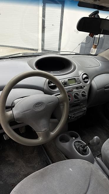 тойота приус с: Toyota Yaris: 1999 г., 1 л, Механика, Бензин, Купе — 9