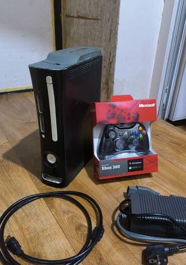 Xbox 360 прошитый 160 Гб. записано 20 игр. Не шумит не греется, менял