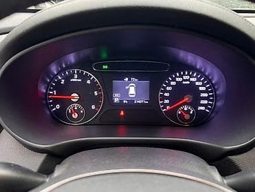 Продажа авто: Kia Sorento: 2018 г., Автомат, Кроссовер — 8