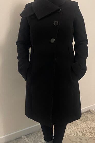 classic: Женское пальто черного цвета с асимметричным воротником - — 4