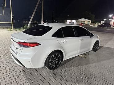 Транспорт: Toyota Corolla: 2020 г., 1.8 л, Гибрид, Седан — 7