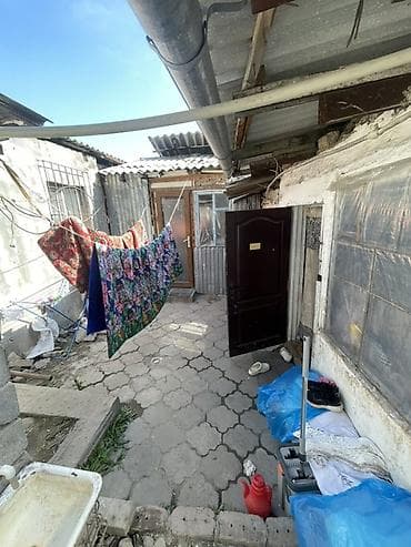 дом сруб под ключ: Продаю Центр! Район Карпинки! Осмонкула 52. Пересечение — 4