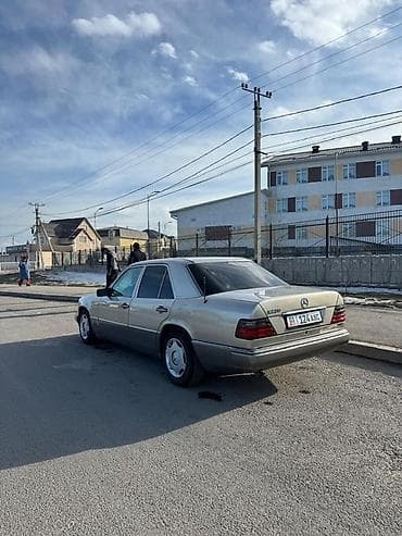 мерс 410: Mercedes-Benz W124: 1993 г., 2.2 л, Автомат, Бензин, Седан — 3