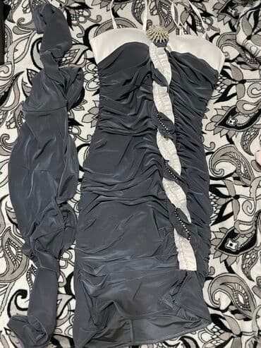 срочно продаю в связи с переездом: Желтое платье со шлейфом без лямок синие платье с драпировкой — 3