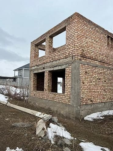 с озерное: Продается недостроенный двухэтажный кирпичный дом. Характеристики: - — 6