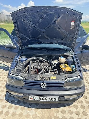 nardo grey: Volkswagen Golf: 1993 г., 1.8 л, Механика, Бензин, Хэтчбэк — 6