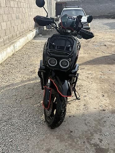 скутер каракол: Скутер түрү 150 куб. см, Бензин, Колдонулган — 3