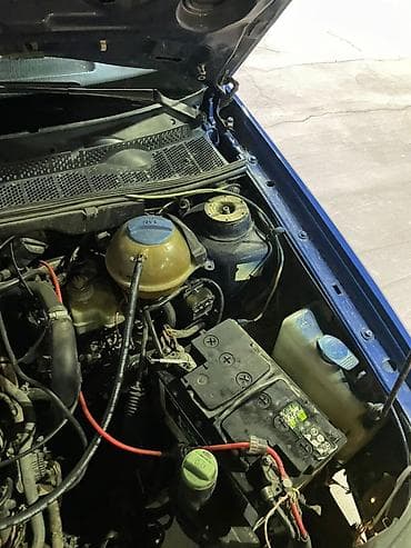 pm 2 5: Volkswagen Vento: 1993 г., 1.8 л, Механика, Бензин, Седан — 10