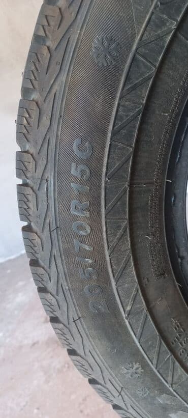 купить шипы для шин: Продаются 2 зимние шины с шипами. Характеристики: - Тип: зимние — 6