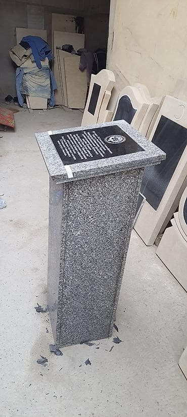 отделка контейнера: Гранитная тумба «Капсула времени» с верхней плитой под мемориальную — 9