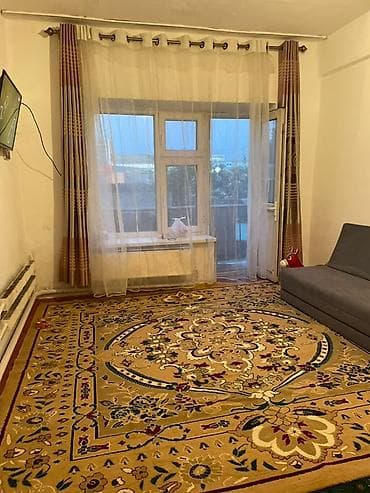 квартира каркол: Продается просторная комната с выходом на балкон, и с маленькой — 3