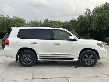 Toyota Land Cruiser: 2013 г., 4.6 л, Автомат, Дизель, Внедорожник — 6