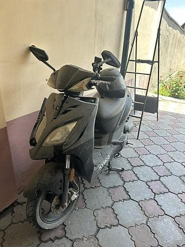 мото скупка: Скутер KYMCO, черный цвет, городской класс. Основное: - Бензиновый — 2