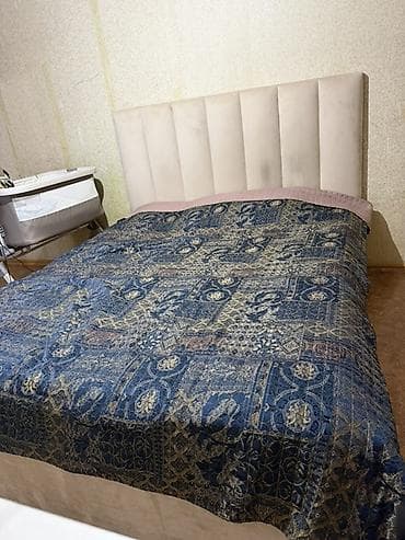 СРОЧНО!!!Двуспальная кровать с высоким мягким