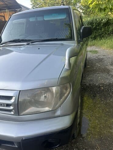 продаю в связи с переездом: Mitsubishi Pajero: 1999 г., 1.8 л, Автоматтык, Бензин, Жол тандабас — 3