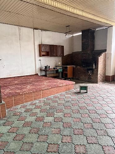 Просторный частный дом с большой гостиной, несколькими спальнями и — 4