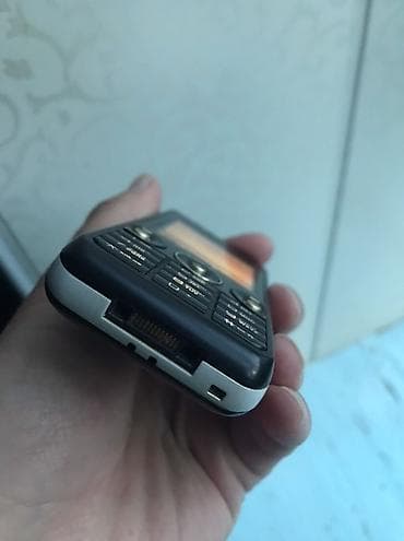 be quite: Sony Ericsson W660i Walkman, < 2 ГБ, цвет - Черный — 4