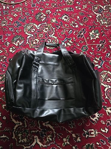 универсальные чехлы: Классическая сумка из чёрной эко‑кожи - Вместительное основное — 4