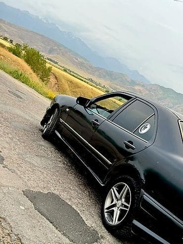e 302: Mercedes-Benz E-Class: 1995 г., Седан — 2