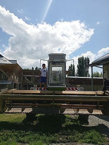 Транспорт: Зерноуборочный комбайн с жаткой - Тип: самоходный зерноуборочный — 2