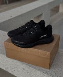 хороший мужской костюм: Кроссовки Li-Ning🔥 Покупала недавно, но размер не подошёл. Носила — 3