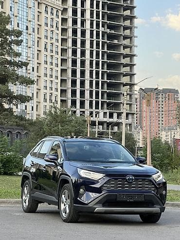 Toyota RAV4: 2021 г., 2.5 л, Автомат, Гибрид, Кроссовер