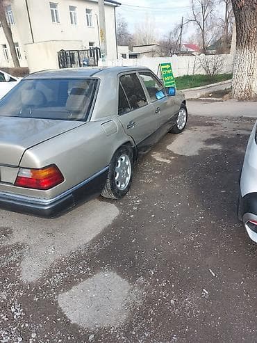 мерс 2013: Mercedes-Benz W124: 1990 г., 2.3 л, Ручные, Седан — 5