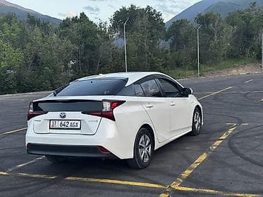 highlander 2012: Toyota Prius: 2019 г., 1.8 л, Вариатор, Гибрид, Хэтчбэк — 3