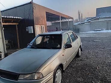 devo matiz: Седан компакт-класса, 4 двери, светло-серебристый цвет кузова — 1
