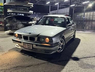 BMW 5 series: 1993 г., 4.4 л, Механика, Бензин, Седан