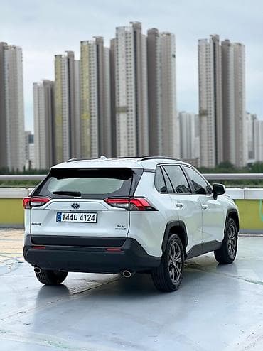 rav4: Toyota RAV4: 2023 г., 2.5 л, Автомат, Гибрид, Кроссовер — 2