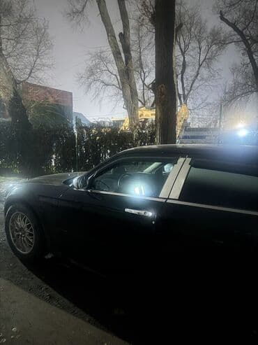 дом на обмен: Chrysler 300C: 2004 г., Автомат, Седан — 7